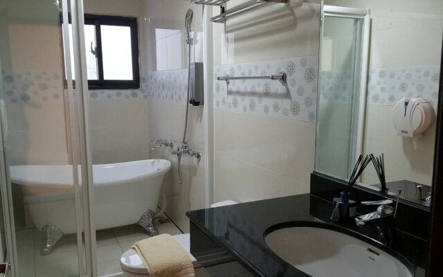 Lucent Bed & Breakfast