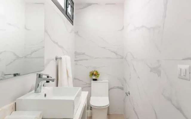 Serene and Modern Apartment w Pool in Cap Cana