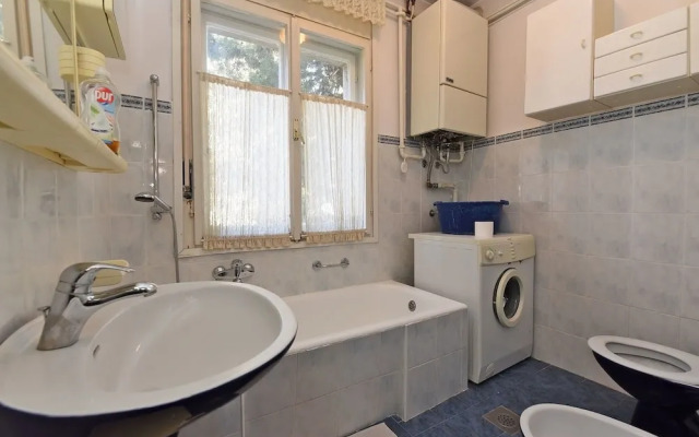 Apartment 74