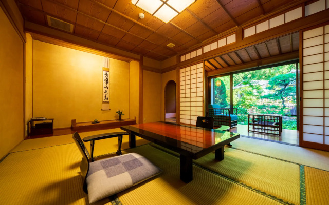 Beppu Onsen Beppu Showaen