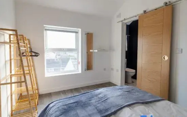 Sunbeam House Apartment 3