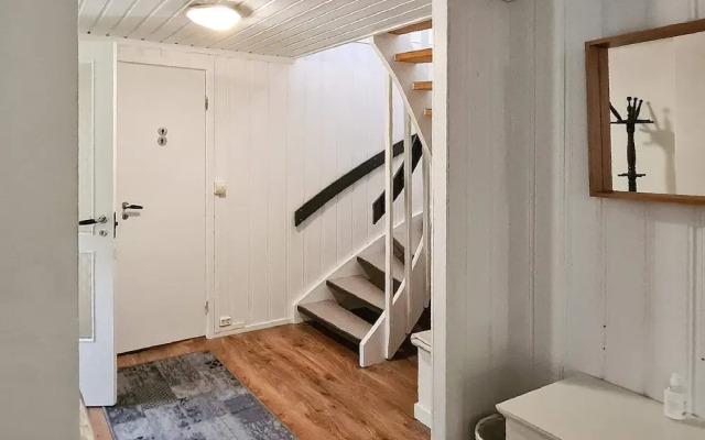 10 Person Holiday Home in Staubø