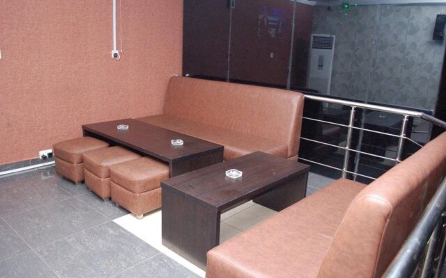 Millicent Hotel And Suites
