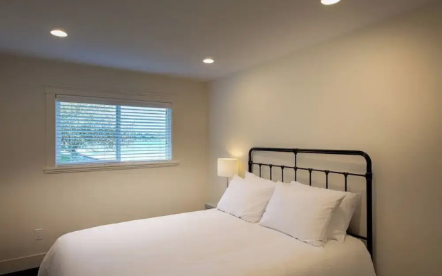 Qualicum Beach Ocean Suites