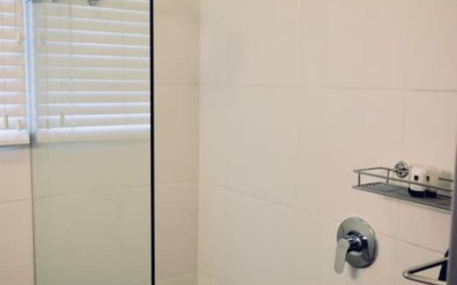 Elegant 1 Bedroom Apartment in Gardens