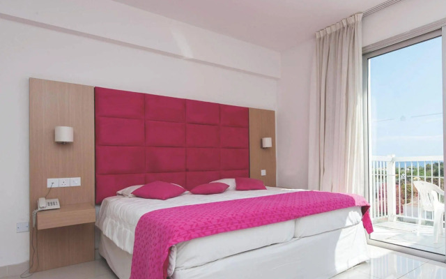 Marlita Beach Hotel Apartments