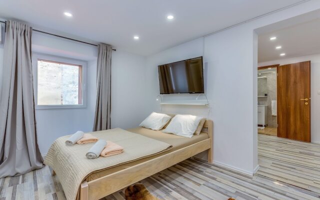 Apartments Small Sweet & Cosy