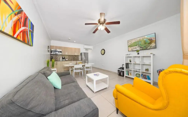 Lovely 1br1ba Condo Walk to Beach Pool BBQ