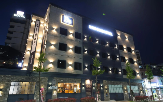 Brooks Hotel