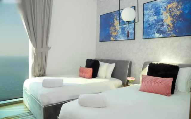 Luxe High Floor Full Seaview