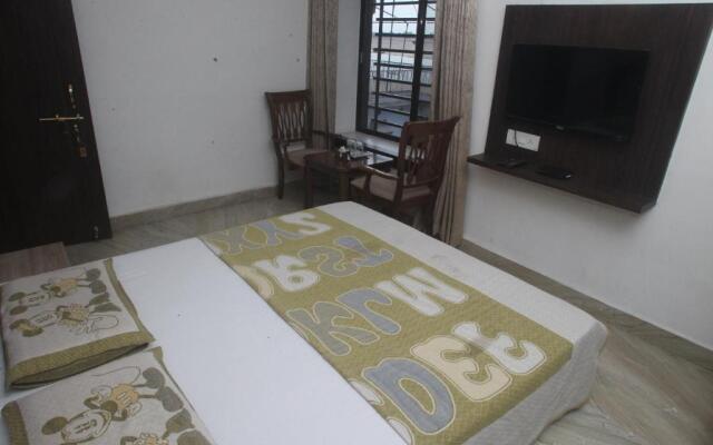 Alakhnanda Guest House