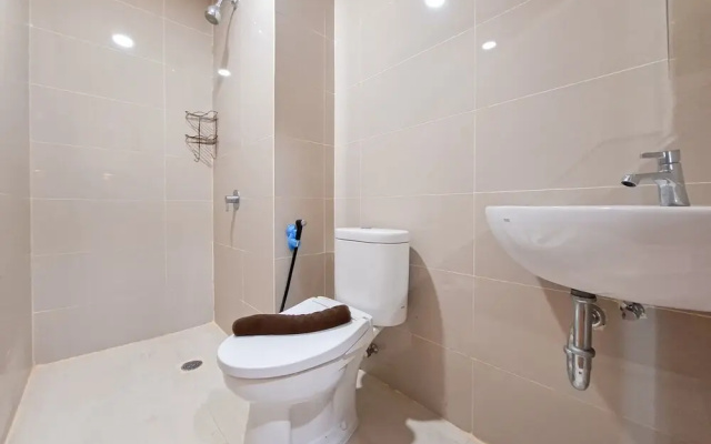 Bright Studio Room Apartment At B Residence