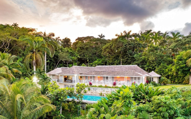 Secluded 3BR Garden Villa Pool Ocean Views