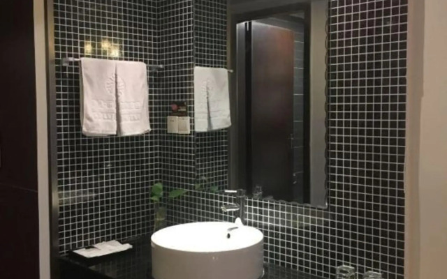 Jiaxing Guantang Leju Bussiness Hotel