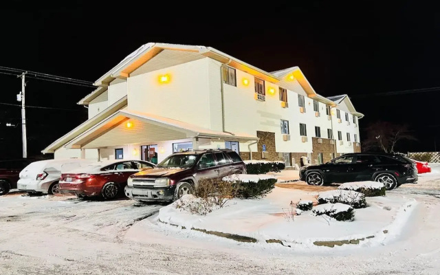 Super 8 Lansing