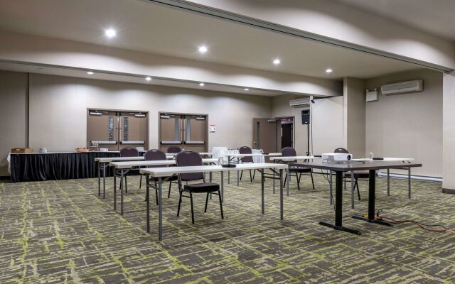 Best Western Plus Dartmouth Hotel & Suites