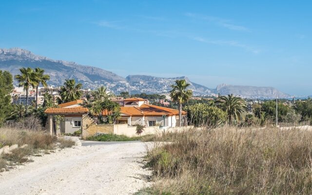 Deluxe Apartment in Albir With Pool & Garden