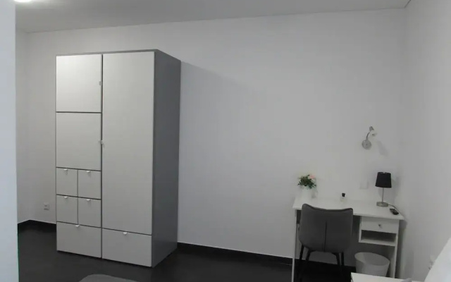 Hotel 201