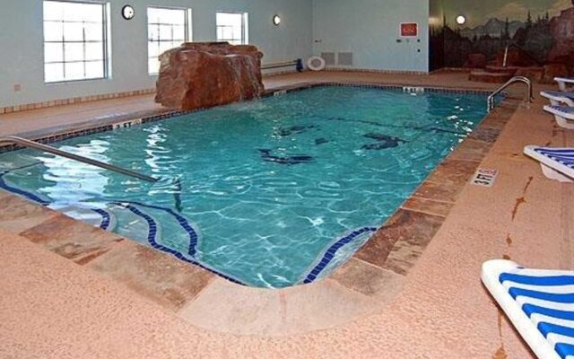 Holiday Inn Express & Suites Bridgeport by IHG