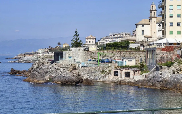 Quinto Seaview Apartment by Wonderful Italy