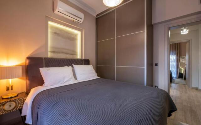 Maison De Luxx A10, Cozy Apartment with Garden In Larissa
