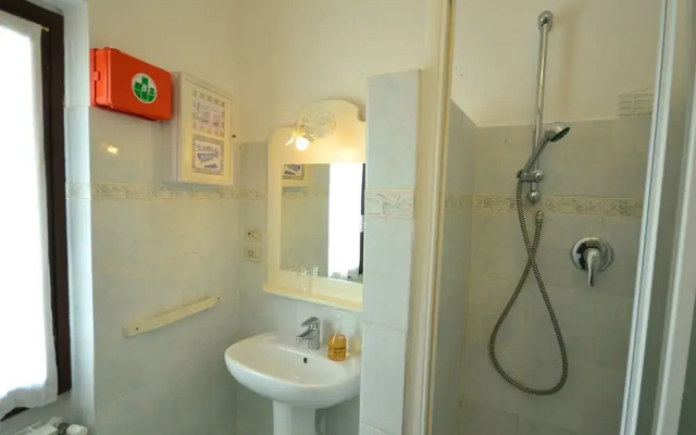 Beautiful Apartment With Garden, Patio, Pool, Barbecue