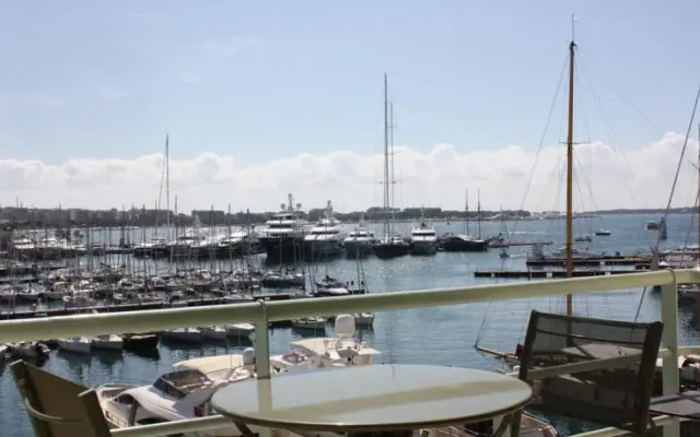 Le 17 Quai