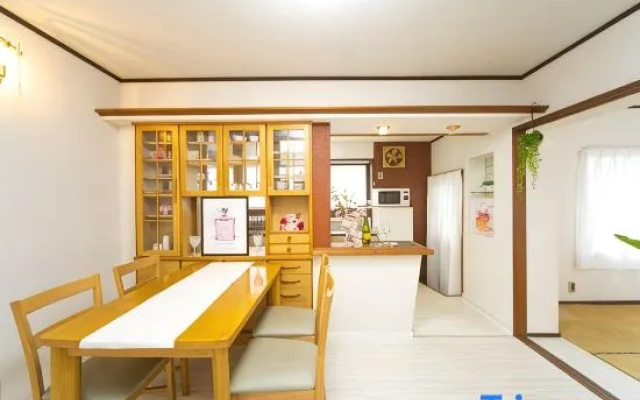 Higashiomi Large House