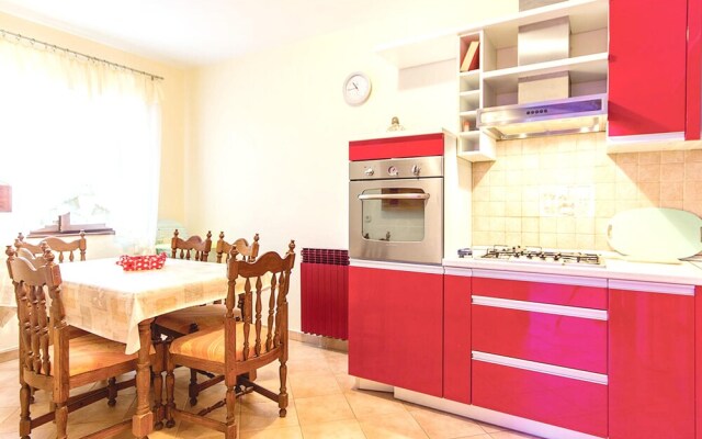 Apartment With In Fažana With Furnished Terrace And Wifi