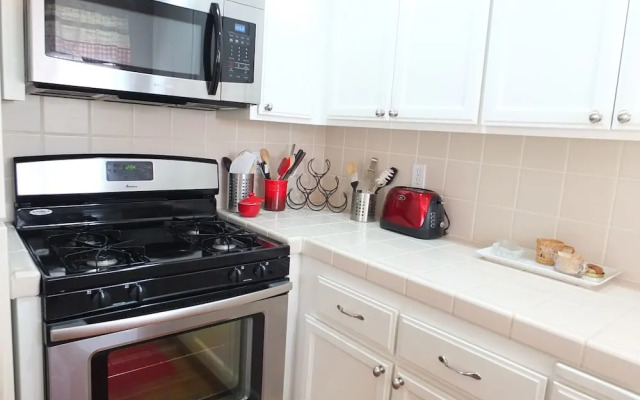 618 Airpark 2 Bedroom Condo by Redawning