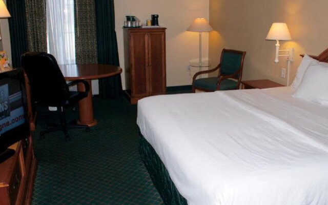 科文頓拉昆塔套房酒店(The Chateau Hotel Covington)