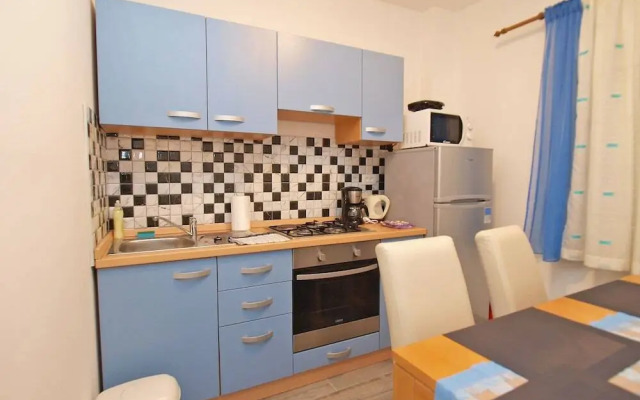 Apartments Mihatović