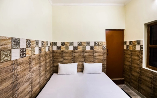 SPOT ON 29521 Arora Guest House