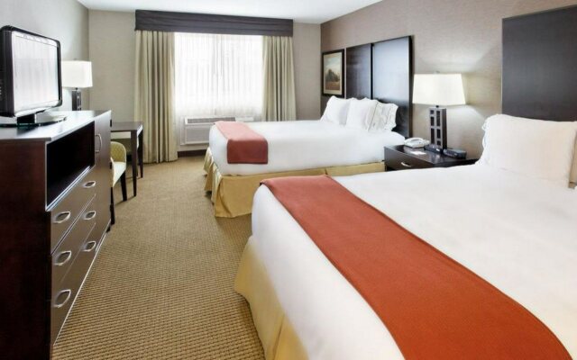 Holiday Inn Express & Suites Canyonville