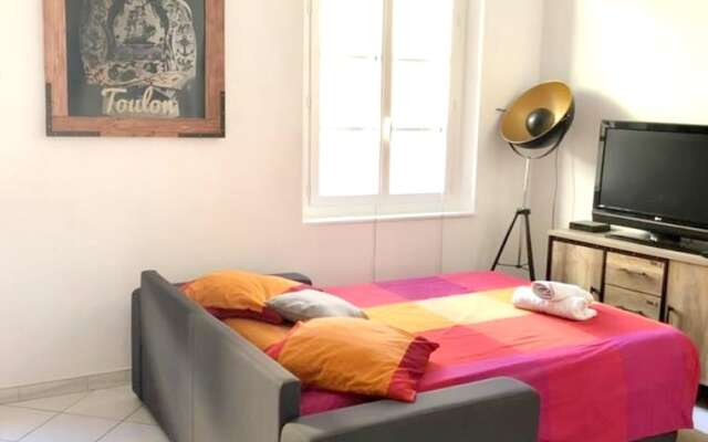 Apartment with One Bedroom in Toulon, with Wifi