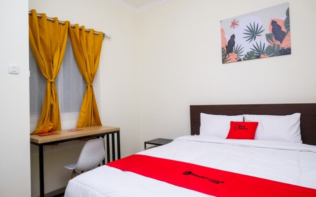 RedDoorz near Kawasan Bandara Ahmad Yani Semarang 2