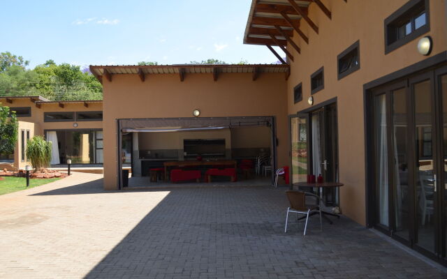 Manor Hills Guest Lodge