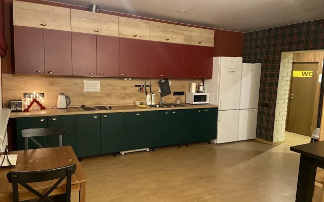 Vershina Hostel