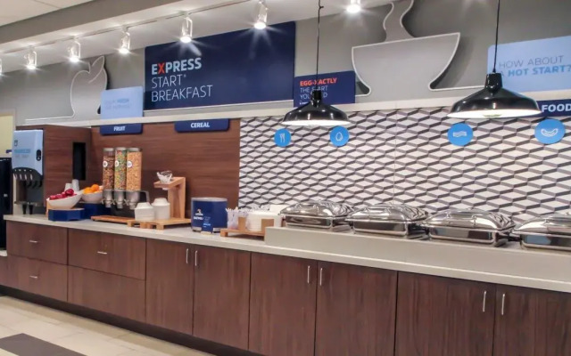 Holiday Inn Express & Suites Nashville North - Springfield by IHG