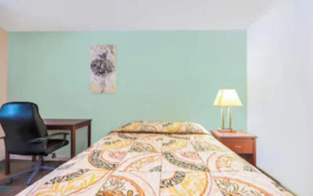 Travelers Inn by OYO Beaver, Hwy 19