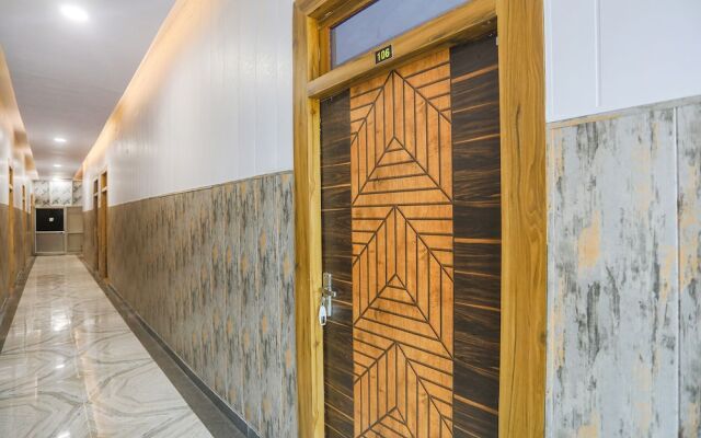 Fabhotel Moon Gaze Inn