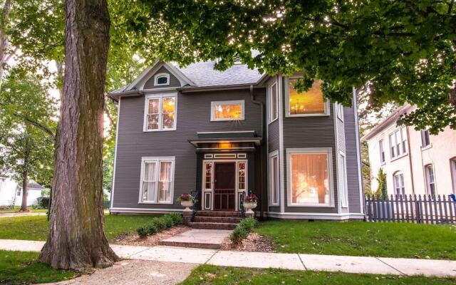 Valparaiso Inn Bed & Breakfast