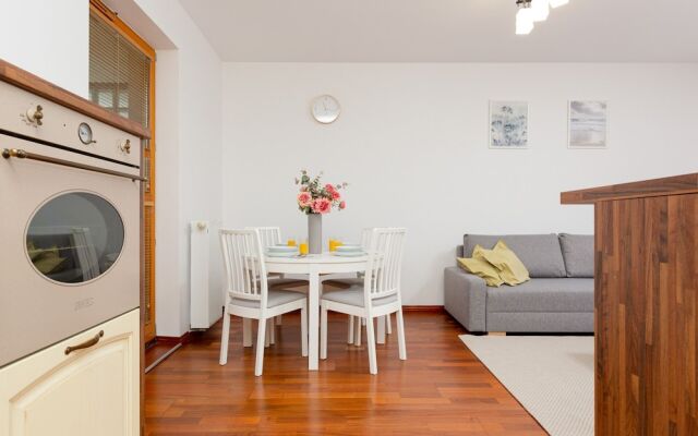 Apartment Polkowska Warsaw by Renters
