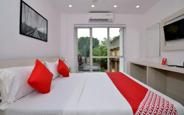 OYO Townhouse 539 Transit Express