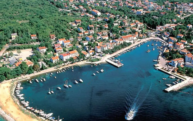 Cozy Apartment in Malinska near Sea
