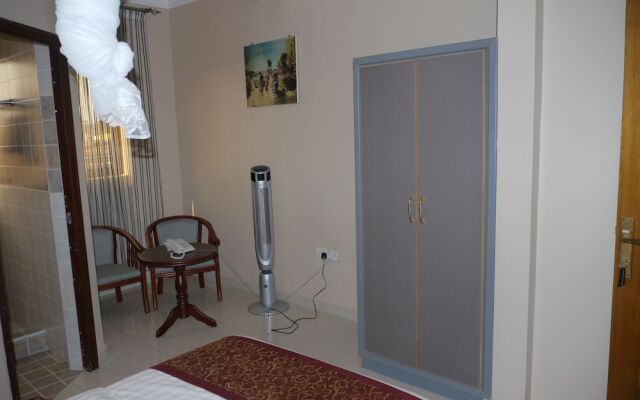 Rosaline Suites Hotel
