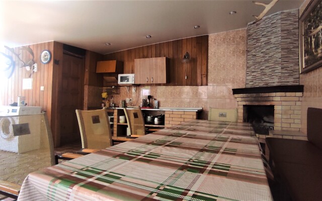 Gold NiVa Guest House
