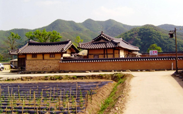 Moji Guest House