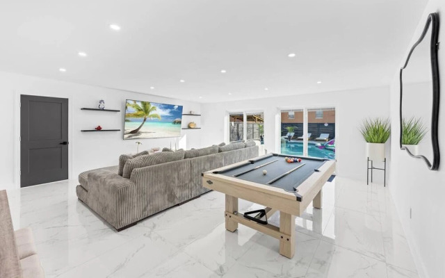 Luxury poolside paradise