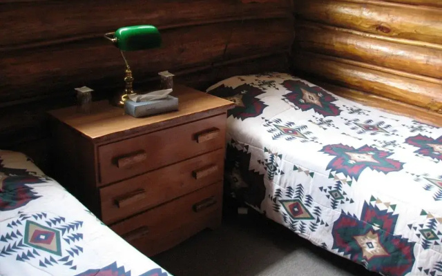 Kan-à-Mouche Pourvoirie Auberge et Chalets